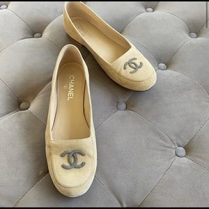 Chanel 39 beige suede loafer flat